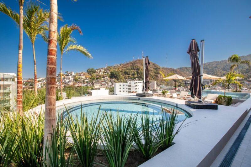The rooftop hot tub at Dvine