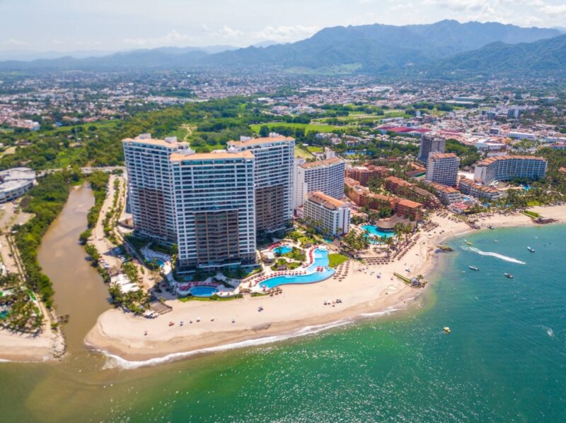 Aerial view of the Grand Venetian towers on the beach in the Hotel Zone