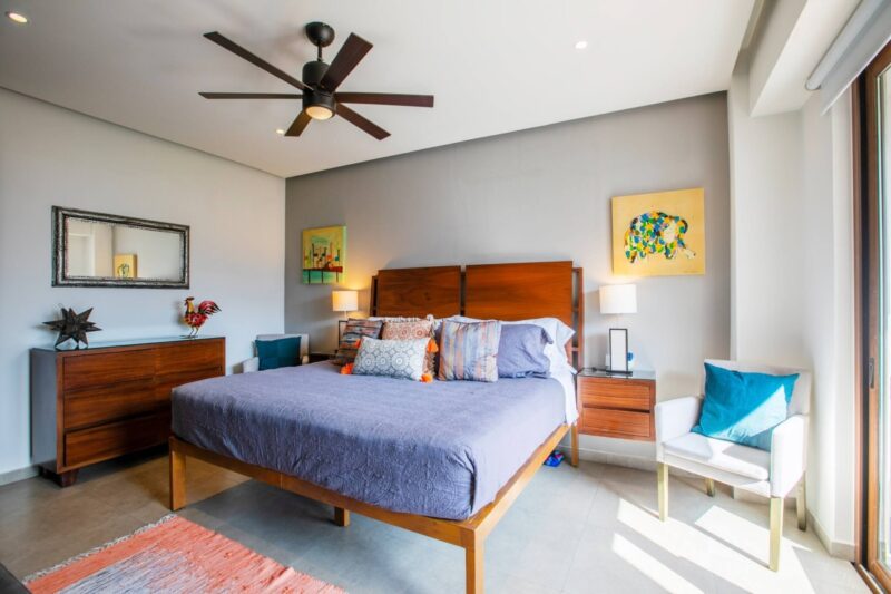 The king bed at Oceana 503