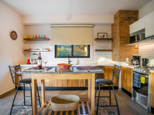 Casa Maya, 1 BR Oasis in Romantic Zone