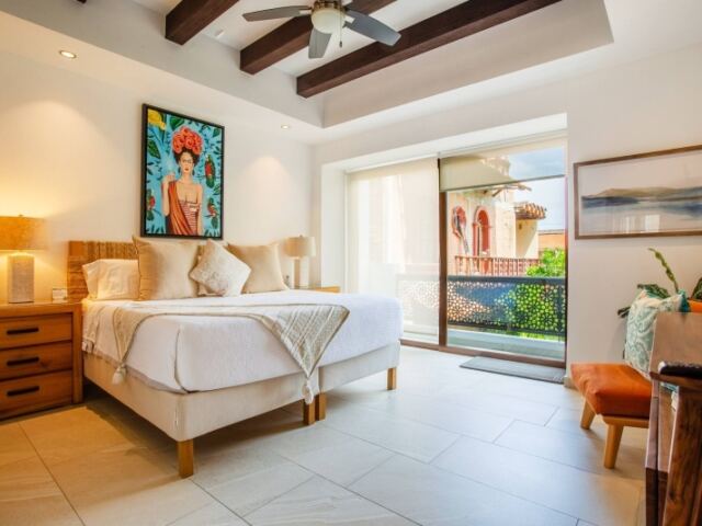 Pool, 2 Balconies, Romantic Zone, Walk Everywhere
