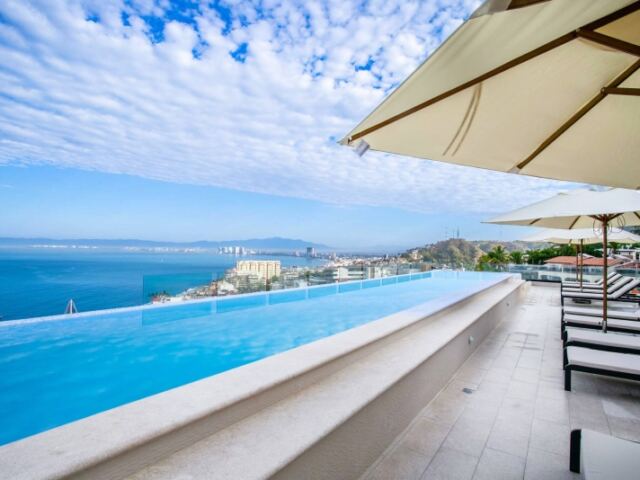 Pool, BBQ & Ocean View | Modern Amapas Condo