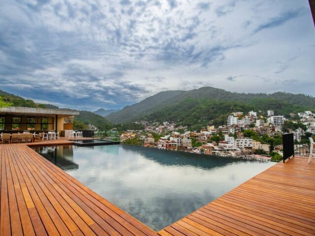 Two Pools, Bar and Gym, Casa Medianoche at Oasis